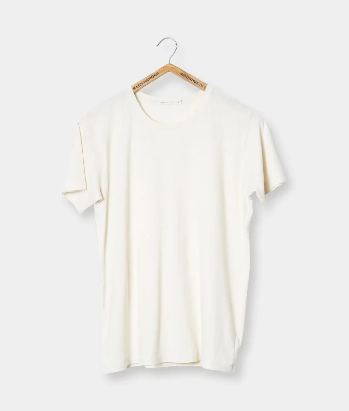 White no-pocket T-shirts-Clean Crewneck T-shirt